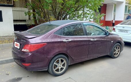Hyundai Solaris II рестайлинг, 2011 год, 600 000 рублей, 3 фотография