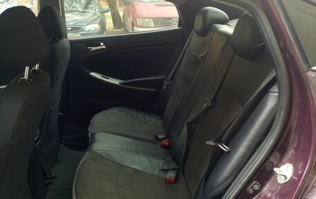 Hyundai Solaris II рестайлинг, 2011 год, 600 000 рублей, 6 фотография