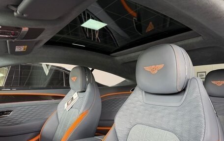 Bentley Continental GT, 2025 год, 40 000 000 рублей, 6 фотография