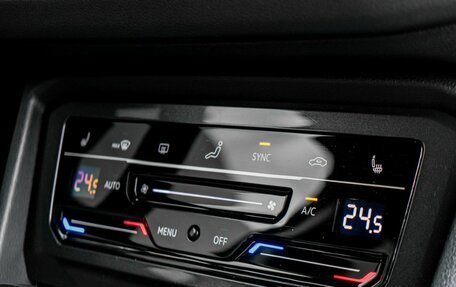 Volkswagen Tiguan II, 2021 год, 2 929 000 рублей, 15 фотография