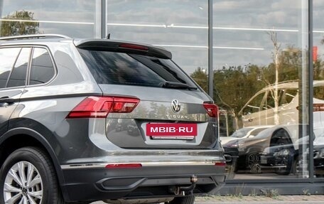 Volkswagen Tiguan II, 2021 год, 2 929 000 рублей, 9 фотография