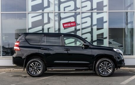 Toyota Land Cruiser Prado 150 рестайлинг 2, 2014 год, 3 050 000 рублей, 4 фотография