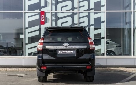Toyota Land Cruiser Prado 150 рестайлинг 2, 2014 год, 3 050 000 рублей, 3 фотография