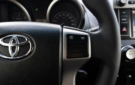 Toyota Land Cruiser Prado 150 рестайлинг 2, 2014 год, 3 050 000 рублей, 20 фотография