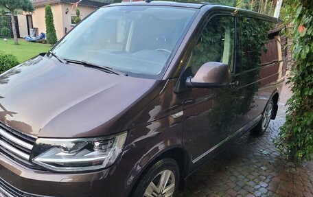 Volkswagen Multivan T6 рестайлинг, 2018 год, 3 900 000 рублей, 8 фотография