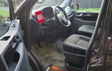 Volkswagen Multivan T6 рестайлинг, 2018 год, 3 900 000 рублей, 7 фотография