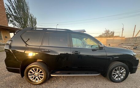 Toyota Land Cruiser Prado 150 рестайлинг 2, 2019 год, 5 370 000 рублей, 2 фотография