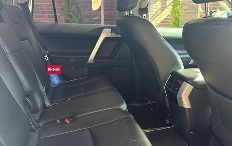 Toyota Land Cruiser Prado 150 рестайлинг 2, 2019 год, 5 370 000 рублей, 8 фотография