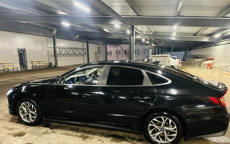 Hyundai Sonata VIII, 2022 год, 2 400 000 рублей, 4 фотография