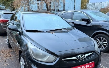 Hyundai Solaris II рестайлинг, 2013 год, 400 000 рублей, 2 фотография