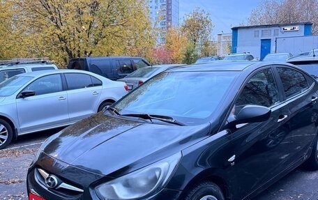 Hyundai Solaris II рестайлинг, 2013 год, 400 000 рублей, 4 фотография