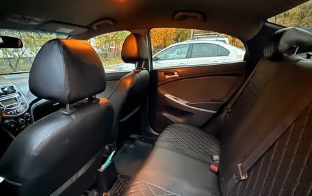 Hyundai Solaris II рестайлинг, 2013 год, 400 000 рублей, 10 фотография