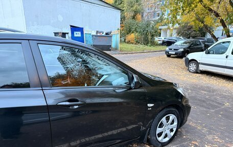 Hyundai Solaris II рестайлинг, 2013 год, 400 000 рублей, 8 фотография