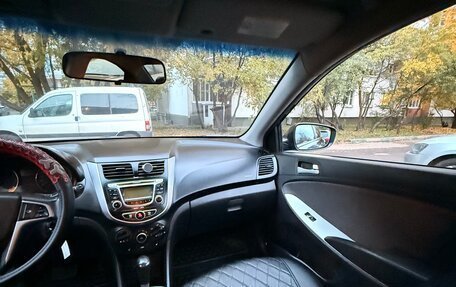 Hyundai Solaris II рестайлинг, 2013 год, 400 000 рублей, 14 фотография