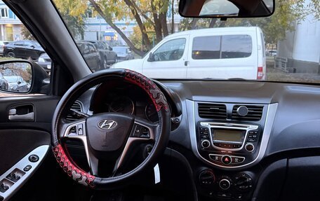 Hyundai Solaris II рестайлинг, 2013 год, 400 000 рублей, 15 фотография
