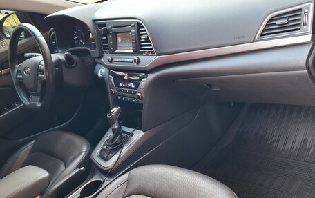 Hyundai Elantra VI рестайлинг, 2018 год, 1 470 000 рублей, 4 фотография