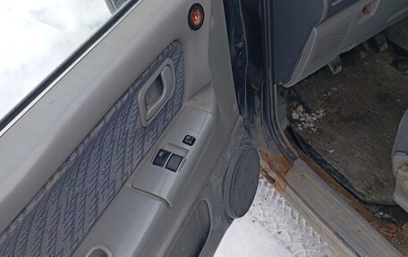 Mitsubishi Space Runner II, 1997 год, 105 000 рублей, 3 фотография