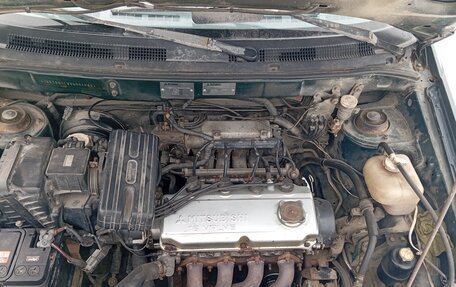 Mitsubishi Space Runner II, 1997 год, 105 000 рублей, 9 фотография