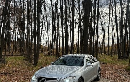 Mercedes-Benz S-Класс, 2005 год, 900 000 рублей, 3 фотография