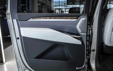 Cadillac Escalade V, 2025 год, 24 215 000 рублей, 15 фотография