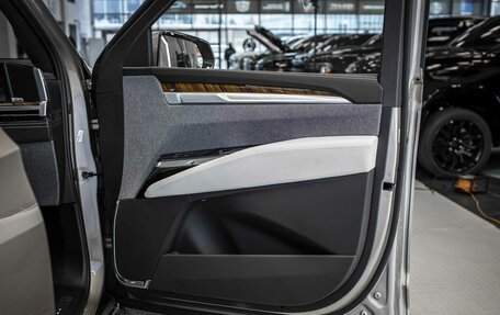 Cadillac Escalade V, 2025 год, 24 215 000 рублей, 25 фотография