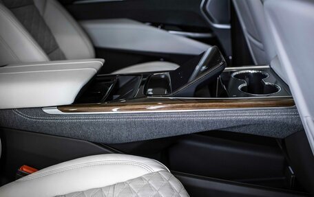 Cadillac Escalade V, 2025 год, 24 215 000 рублей, 24 фотография