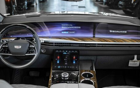 Cadillac Escalade V, 2025 год, 24 215 000 рублей, 30 фотография
