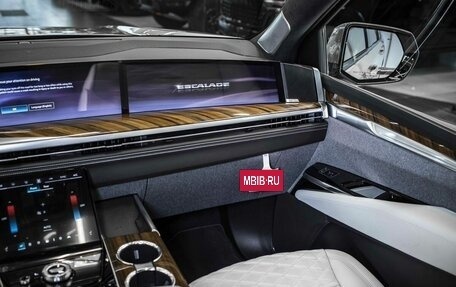 Cadillac Escalade V, 2025 год, 24 215 000 рублей, 31 фотография