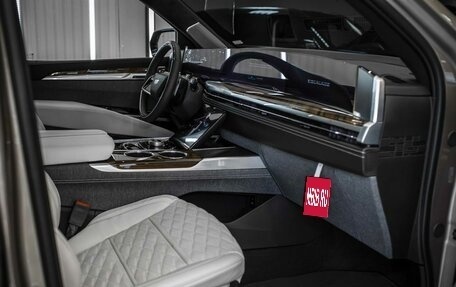 Cadillac Escalade V, 2025 год, 24 215 000 рублей, 26 фотография