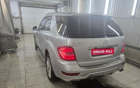 Mercedes-Benz M-Класс, 2011 год, 2 000 000 рублей, 12 фотография