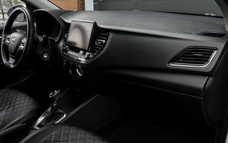 Hyundai Solaris II рестайлинг, 2021 год, 1 299 000 рублей, 9 фотография