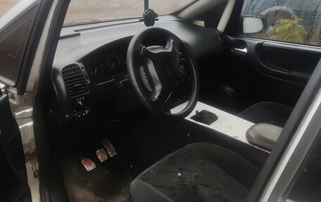 Opel Zafira A рестайлинг, 2002 год, 220 000 рублей, 6 фотография