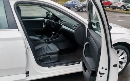 Skoda Superb III рестайлинг, 2019 год, 2 150 000 рублей, 10 фотография