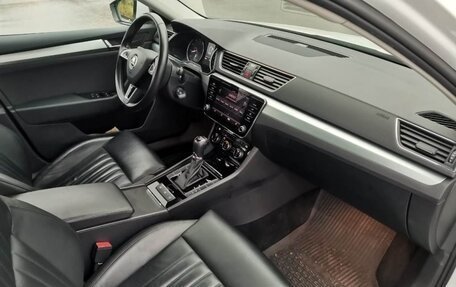 Skoda Superb III рестайлинг, 2019 год, 2 150 000 рублей, 15 фотография