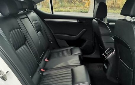 Skoda Superb III рестайлинг, 2019 год, 2 150 000 рублей, 19 фотография