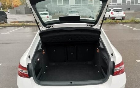 Skoda Superb III рестайлинг, 2019 год, 2 150 000 рублей, 17 фотография