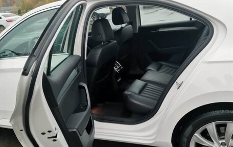 Skoda Superb III рестайлинг, 2019 год, 2 150 000 рублей, 23 фотография