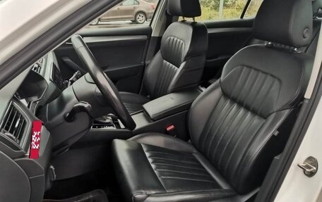 Skoda Superb III рестайлинг, 2019 год, 2 150 000 рублей, 30 фотография