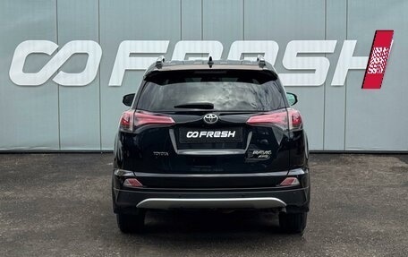 Toyota RAV4, 2018 год, 2 199 000 рублей, 4 фотография