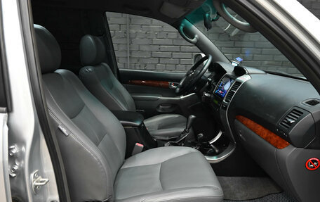 Toyota Land Cruiser Prado 120 рестайлинг, 2006 год, 2 300 000 рублей, 11 фотография