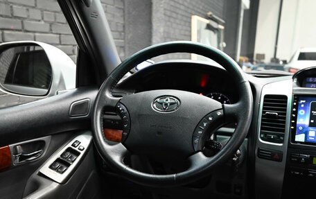 Toyota Land Cruiser Prado 120 рестайлинг, 2006 год, 2 300 000 рублей, 16 фотография