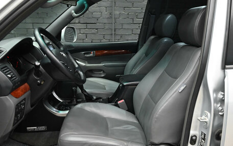 Toyota Land Cruiser Prado 120 рестайлинг, 2006 год, 2 300 000 рублей, 25 фотография