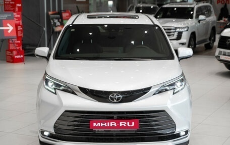 Toyota Sienna, 2024 год, 9 990 000 рублей, 4 фотография