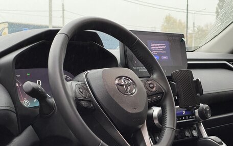 Toyota RAV4, 2024 год, 3 850 000 рублей, 10 фотография