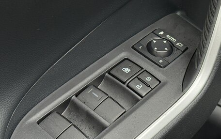 Toyota RAV4, 2024 год, 3 850 000 рублей, 26 фотография