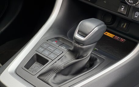 Toyota RAV4, 2024 год, 3 850 000 рублей, 21 фотография