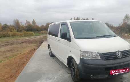 Volkswagen Transporter T5 рестайлинг, 2008 год, 1 000 000 рублей, 2 фотография