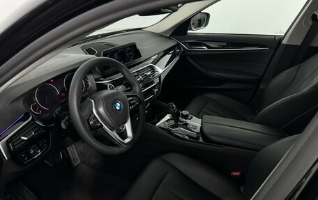 BMW 5 серия, 2019 год, 2 550 000 рублей, 8 фотография