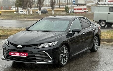 Toyota Camry, 2023 год, 3 250 000 рублей, 2 фотография