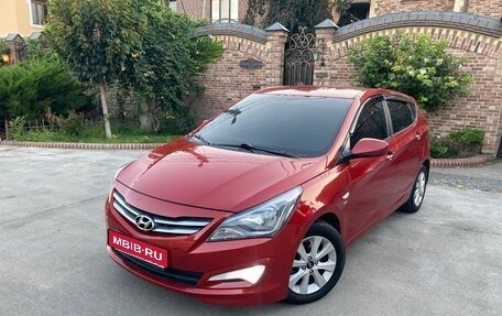 Hyundai Solaris II рестайлинг, 2016 год, 930 000 рублей, 1 фотография